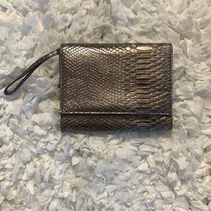 Vintage NEIMAN MARCUS Silver Snakeskin Style Clutch Wristlet Purse Stylish